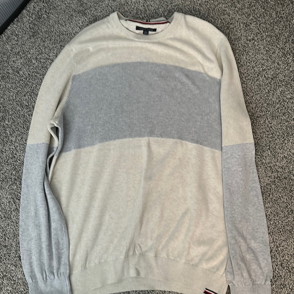 Tommy Hilfiger sweater
